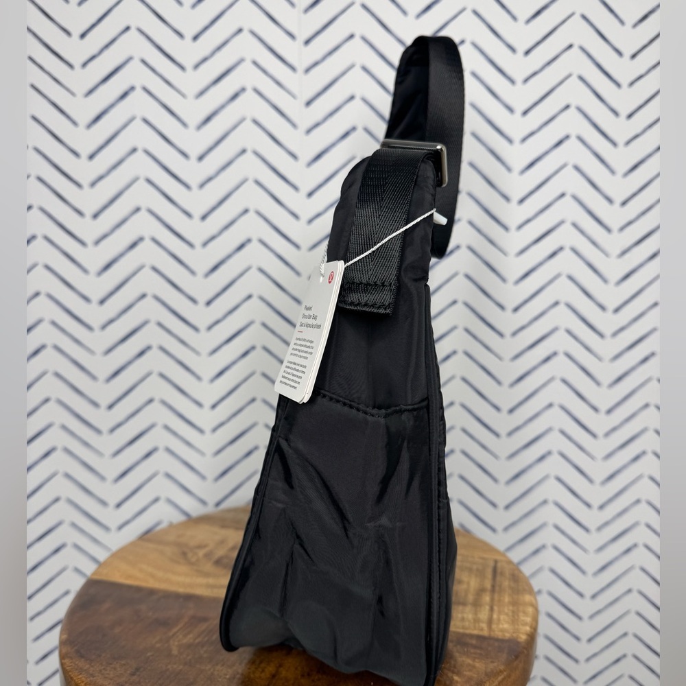 NWT Lululemon Inspired Black Shoulder bag 4L o/s - Picture 2 of 5